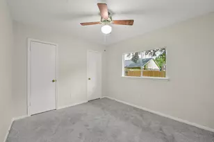 15707 Fincher Dr, Friendswood, TX 77546 - Photo 23