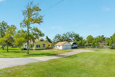 402 Goliad St Cr 821, Clute, TX 77531 - Photo 13