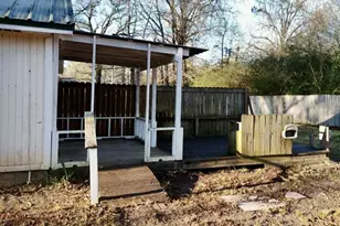 211 Bobwhite Ln, Livingston, TX 77351 - Photo 3