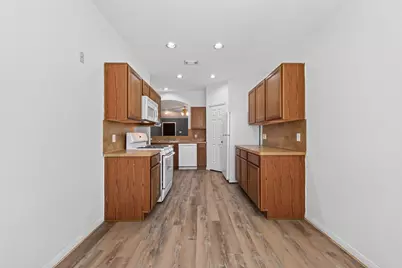 7218 Fox Hall Lane, Humble, TX 77338 - Photo 5