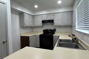 17311 Heritage Bay Dr, Webster, TX 77598 - Photo 3
