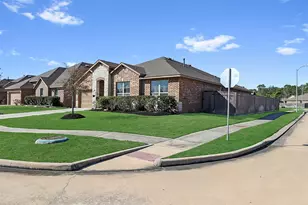 8331 Erasmus Landing Ct, Houston, TX 77044 - Photo 25