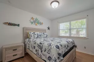 1016 Redfish St, Hitchcock, TX 77563 - Photo 17