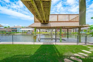 1016 Redfish St, Hitchcock, TX 77563 - Photo 33