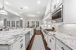 15 N Shasta Bend Cir, The Woodlands, TX 77389 - Photo 11