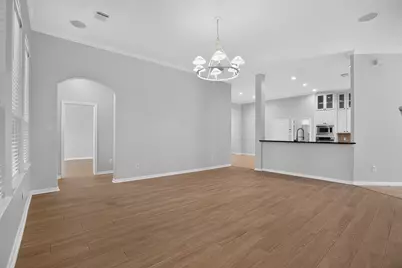 62 S Bardsbrook Circle, The Woodlands, TX 77382 - Photo 5