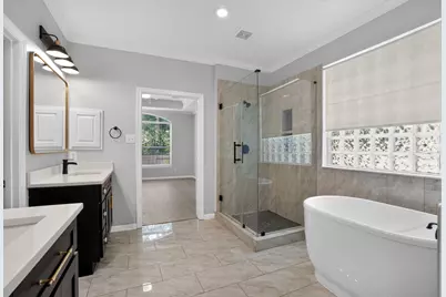 62 S Bardsbrook Circle, The Woodlands, TX 77382 - Photo 17
