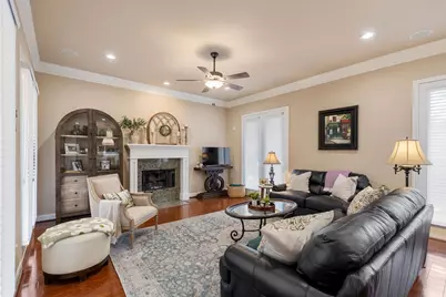 82 Mill Point Place, The Woodlands, TX 77380 - Photo 9