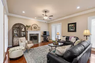 82 Mill Point Pl, The Woodlands, TX 77380 - Photo 9
