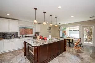 9906 Cedardale Dr, Houston, TX 77055 - Photo 9