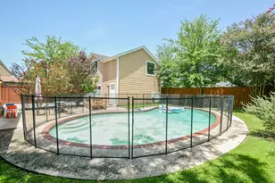 9906 Cedardale Dr, Houston, TX 77055 - Photo 3