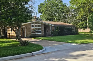 9906 Cedardale Dr, Houston, TX 77055 - Photo 1