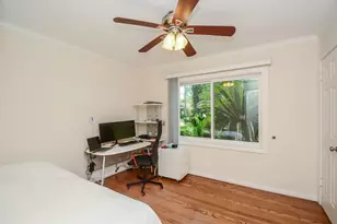 9906 Cedardale Dr, Houston, TX 77055 - Photo 25