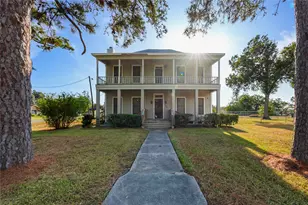 113 S Pumphrey St, Edna, TX 77957 - Photo 1