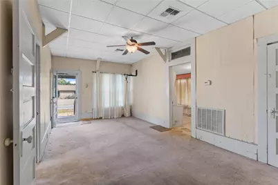 113 S Pumphrey Street, Edna, TX 77957 - Photo 17