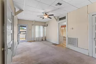 113 S Pumphrey St, Edna, TX 77957 - Photo 17