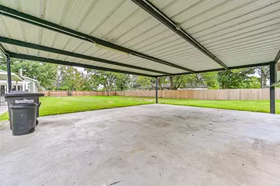 5220 Krueger Drive, Dickinson, TX 77539 - Photo 11