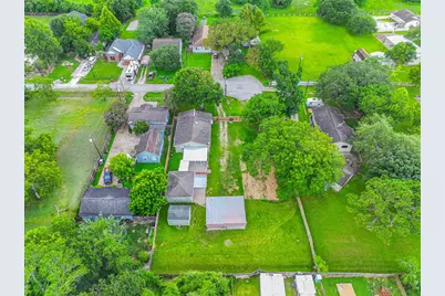 5220 Krueger Drive, Dickinson, TX 77539 - Photo 3