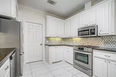 131 Silverbell Circle, Lake Jackson, TX 77566 - Photo 13