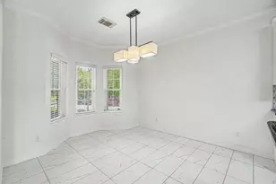 131 Silverbell Cir, Lake Jackson, TX 77566 - Photo 9