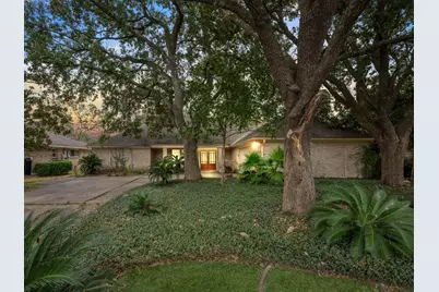 2719 E Pebble Beach Drive, Missouri City, TX 77459 - Photo 1