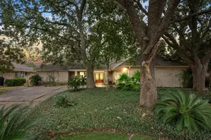 2719 E Pebble Beach Dr, Missouri City, TX 77459 - Photo 1