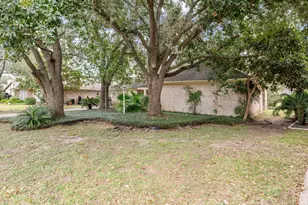 2719 E Pebble Beach Dr, Missouri City, TX 77459 - Photo 3