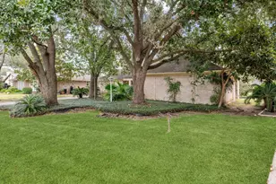 2719 E Pebble Beach Dr, Missouri City, TX 77459 - Photo 7