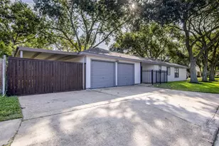 2716 Pine Cone Ln Corner, Pearland, TX 77581 - Photo 5