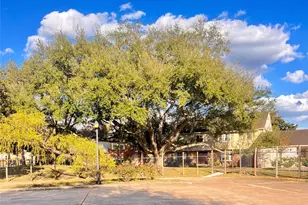 10831 Sandpiper Dr, Houston, TX 77096 - Photo 5