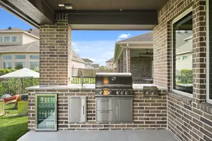 2010 Big Crk Wy, Missouri City, TX 77459 - Photo 41