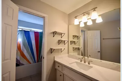 1706 Redwing Bluff Drive, Houston, TX 77009 - Photo 19