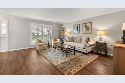 5855 Valley Forge Drive #109, Houston, TX 77057 - Photo 7