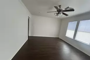 214 N 3rd St, Sealy, TX 77474 - Photo 3