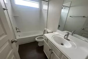 214 N 3rd St, Sealy, TX 77474 - Photo 7