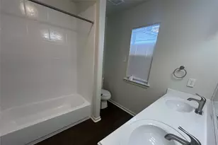 214 N 3rd St, Sealy, TX 77474 - Photo 13