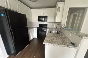 214 N 3rd St, Sealy, TX 77474 - Photo 5