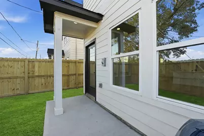 530 N 4th Street, La Porte, TX 77571 - Photo 25