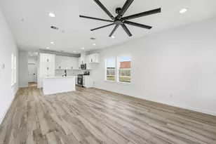 530 N 4th St, La Porte, TX 77571 - Photo 5