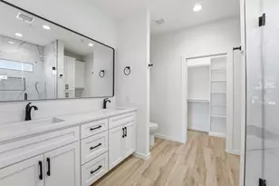 530 N 4th St, La Porte, TX 77571 - Photo 17