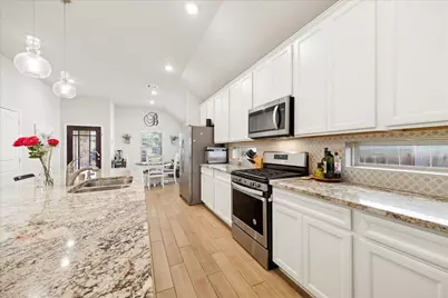 5010 Royal Regiment Lane, Katy, TX 77493 - Photo 9