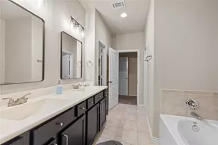 13839 Bonner Bluff Ln, Houston, TX 77047 - Photo 11