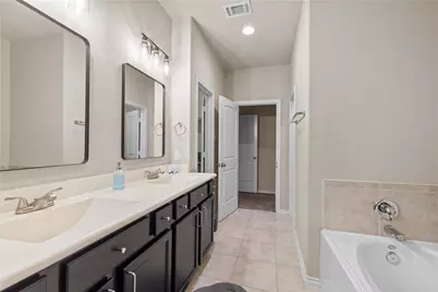 13839 Bonner Bluff Lane, Houston, TX 77047 - Photo 11
