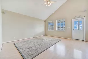 40 Harbor Cir, Tiki Island, TX 77554 - Photo 7