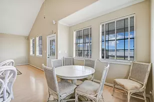 40 Harbor Cir, Tiki Island, TX 77554 - Photo 15