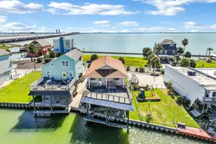 40 Harbor Cir, Tiki Island, TX 77554 - Photo 3
