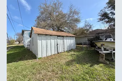326 W 2nd Street, Freeport, TX 77541 - Photo 23