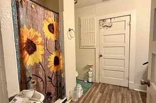 326 W 2nd St, Freeport, TX 77541 - Photo 15