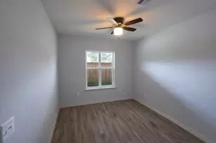 3415 Hadley St, Houston, TX 77004 - Photo 3