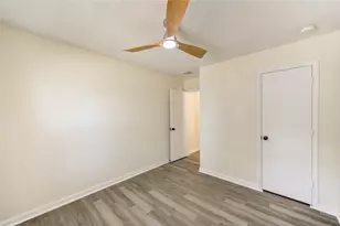 1010 Hummingbird Point Ln, Houston, TX 77090 - Photo 17